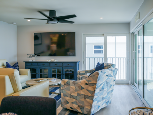 Beautiful 7th Floor Penthouse Condo with Gulf Front View